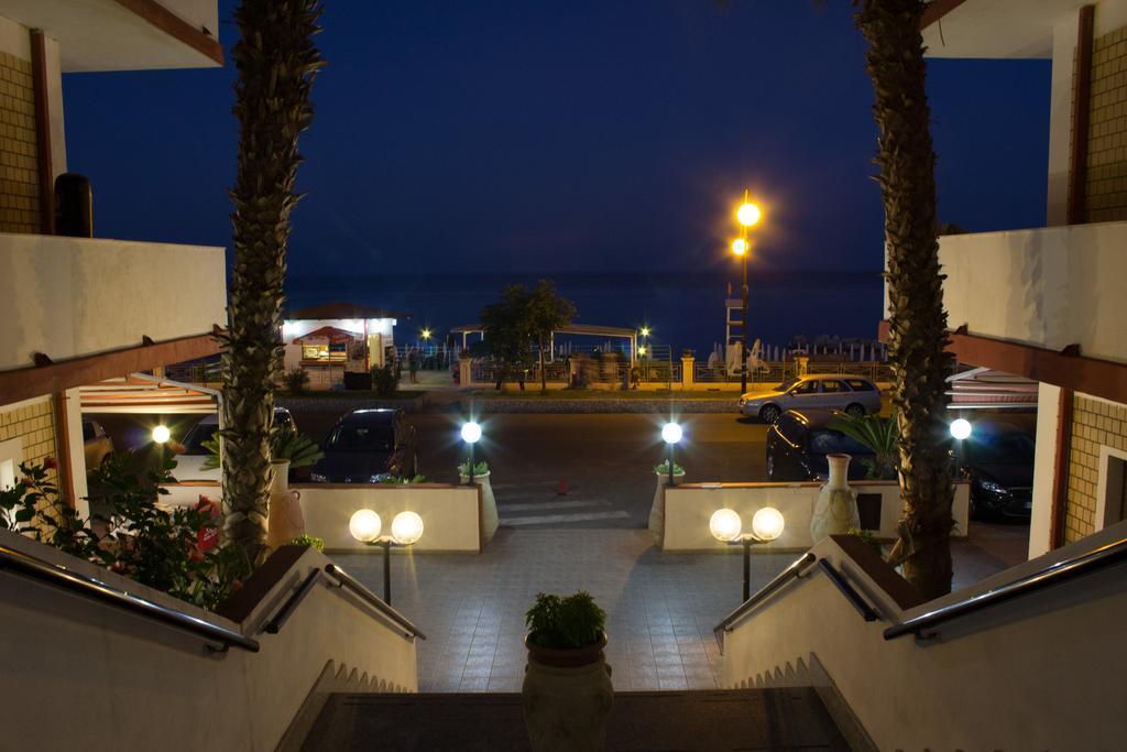 Hotel Miramare Cirò Marina Extérieur photo
